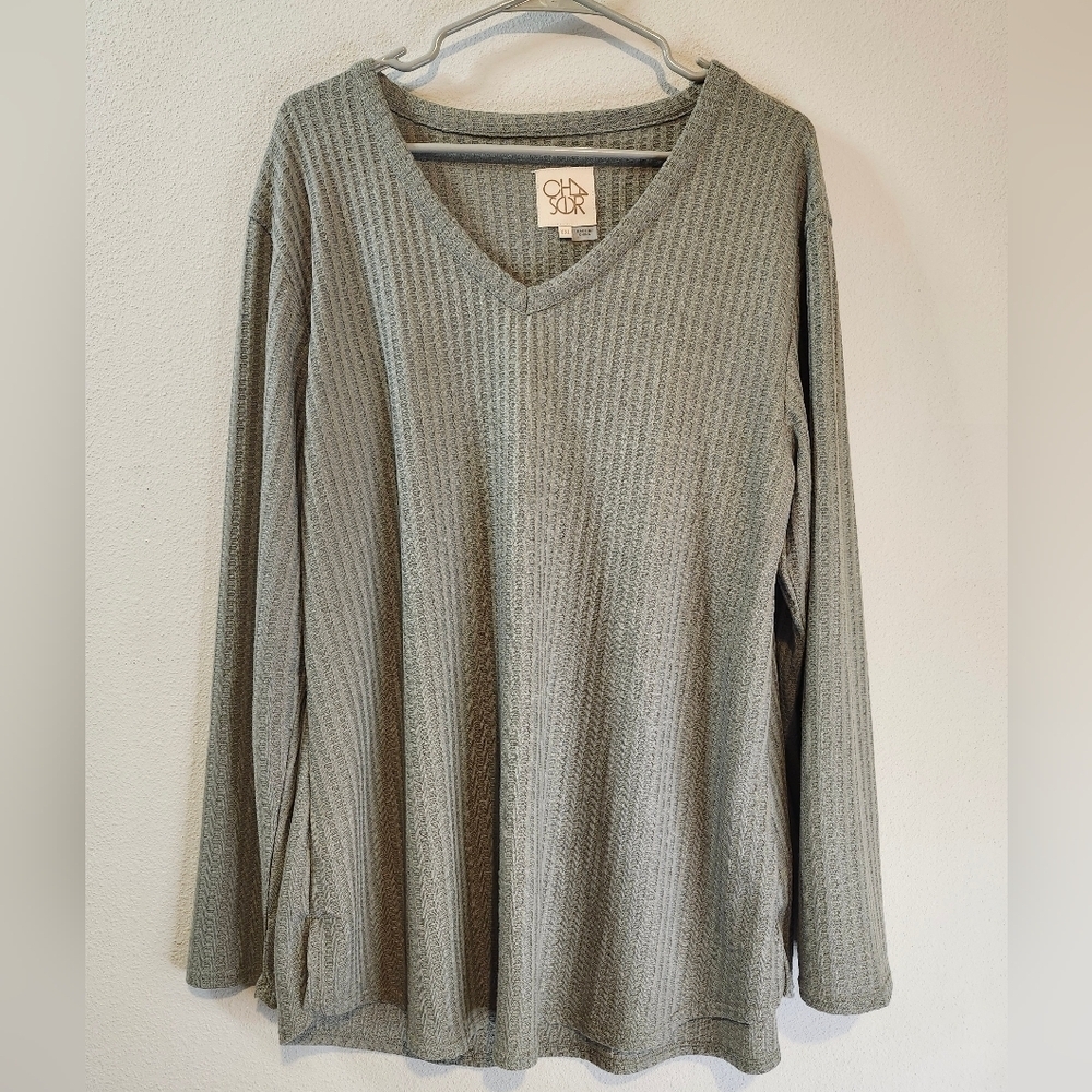 Chaser Brand Waffle Knit V-Neck Gray Rounded Slit Hem Top Size XXL